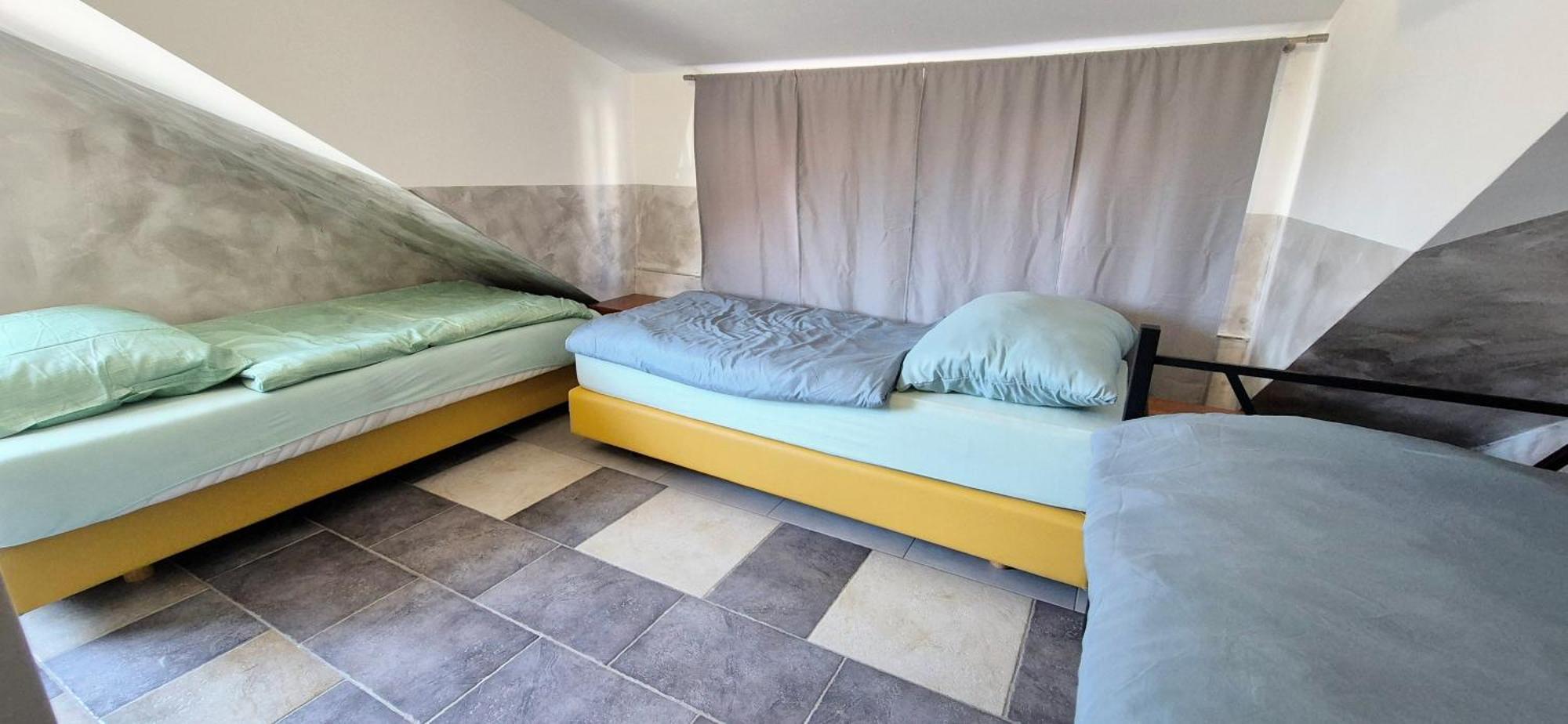 Bled Lesce Station Rooms And Beds Exteriör bild