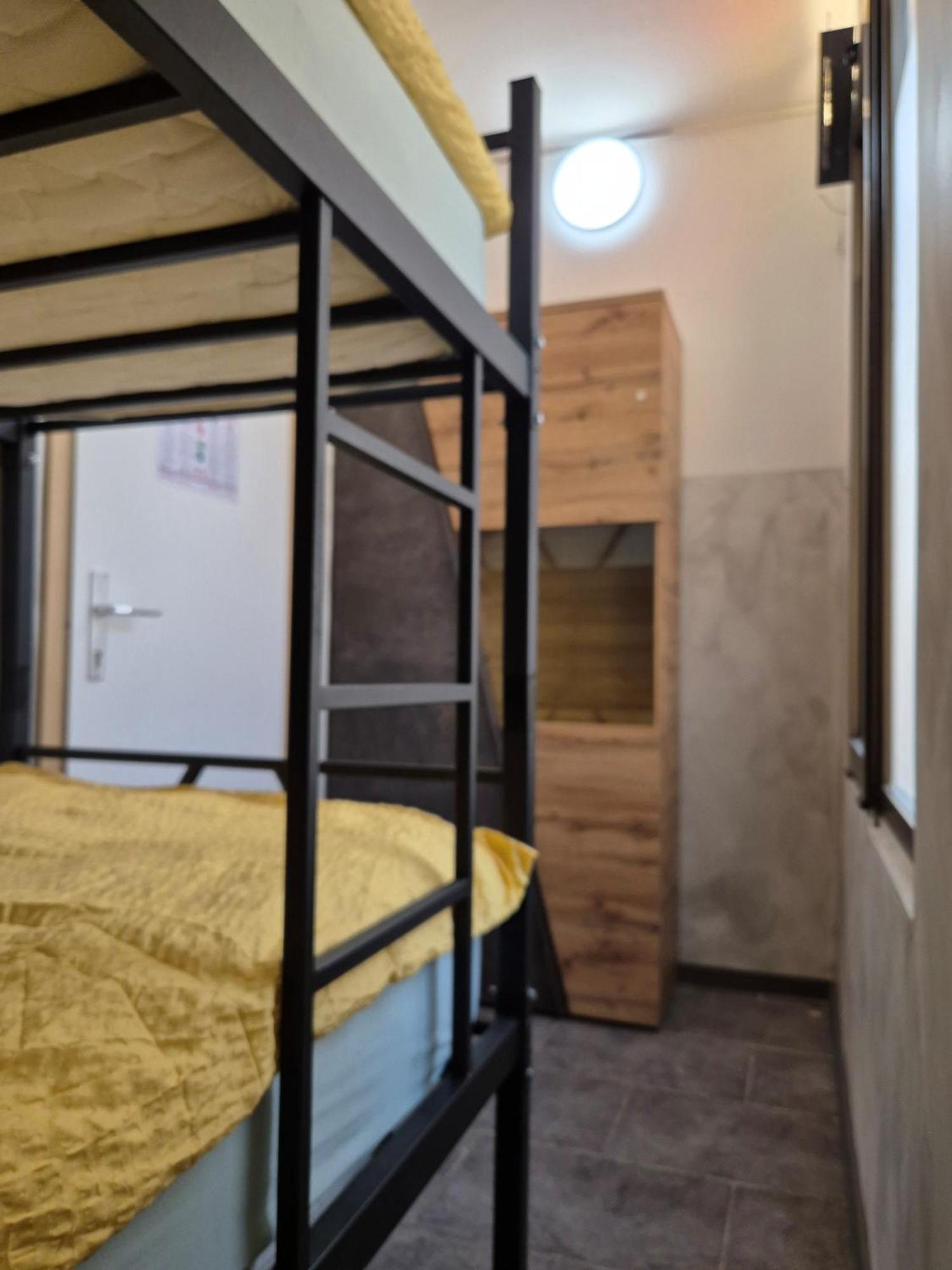 Bled Lesce Station Rooms And Beds Exteriör bild