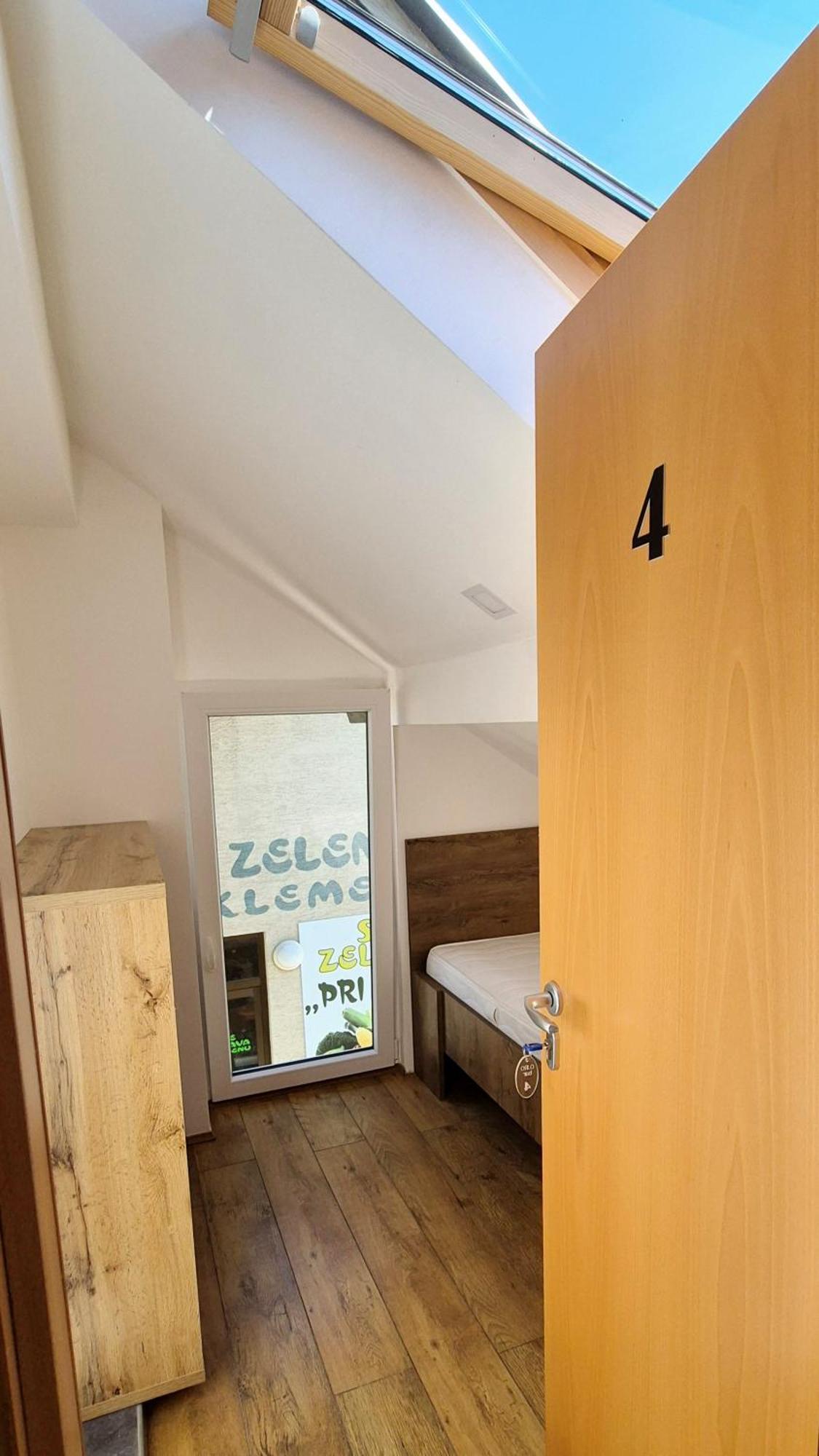 Bled Lesce Station Rooms And Beds Exteriör bild