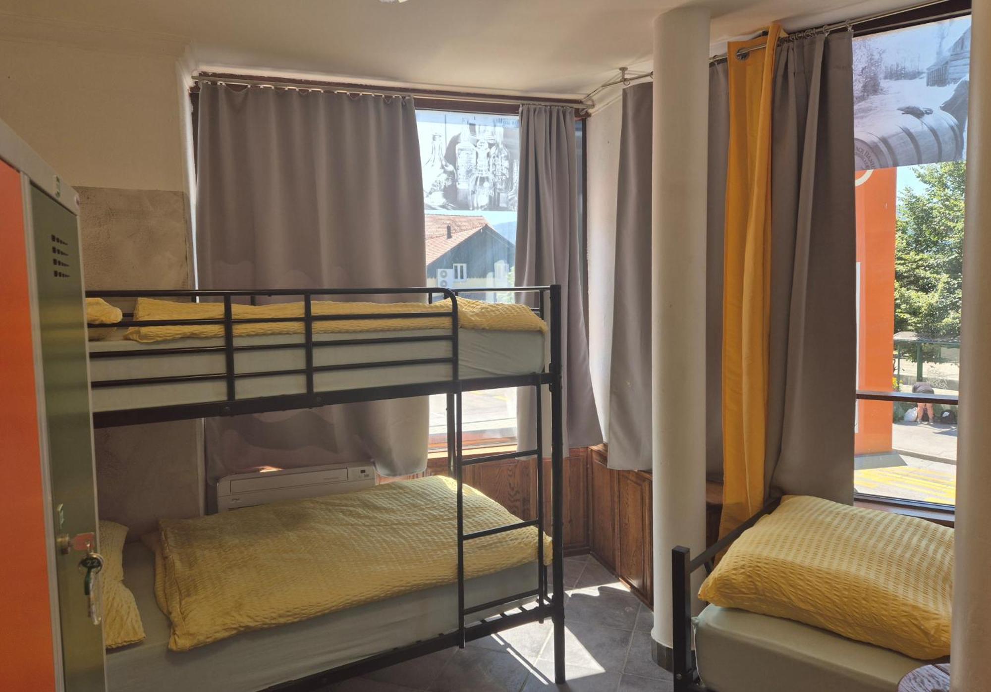 Bled Lesce Station Rooms And Beds Exteriör bild